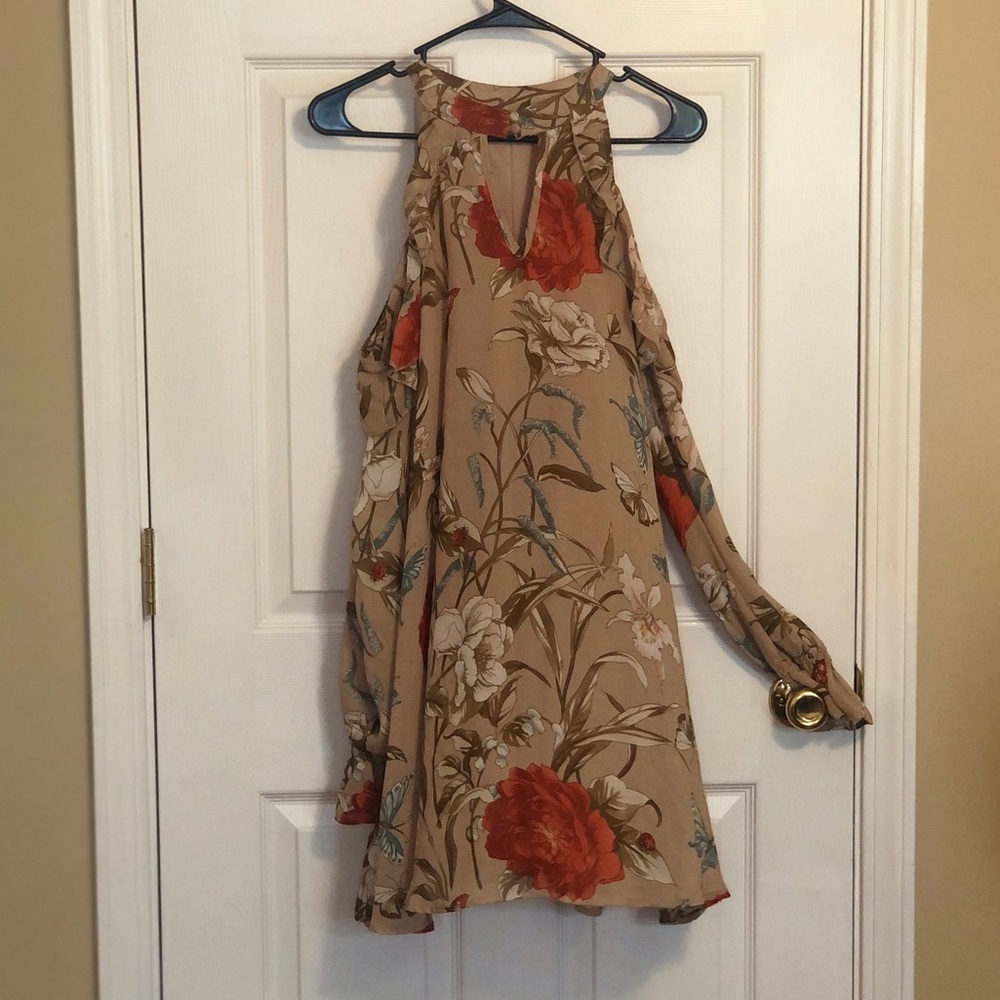 Perfect for Fall! Cold Shoulder tan floral dress
